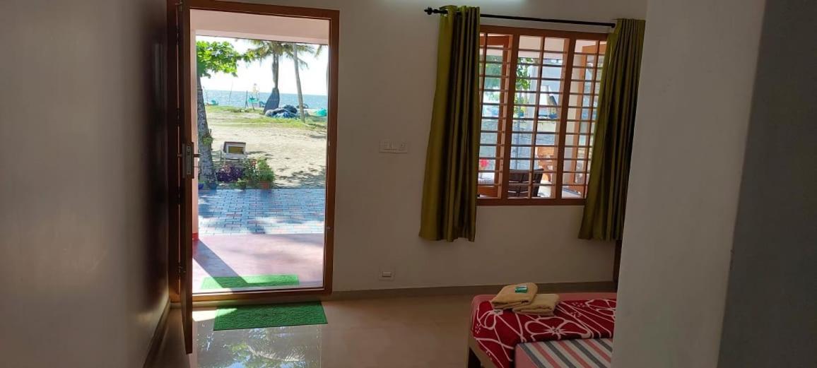 Marari Anna Beach Homestay Mararikulam Exterior photo